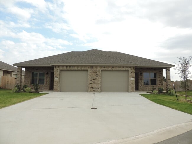 Photo - 1002 Sparrow Cv House Unit 1002b