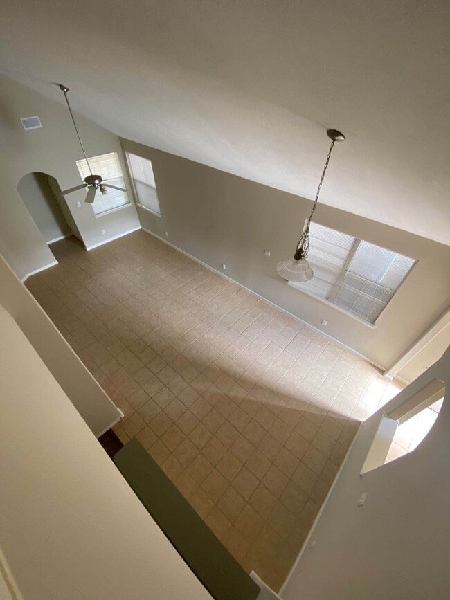 Photo - 818 Forest Fir