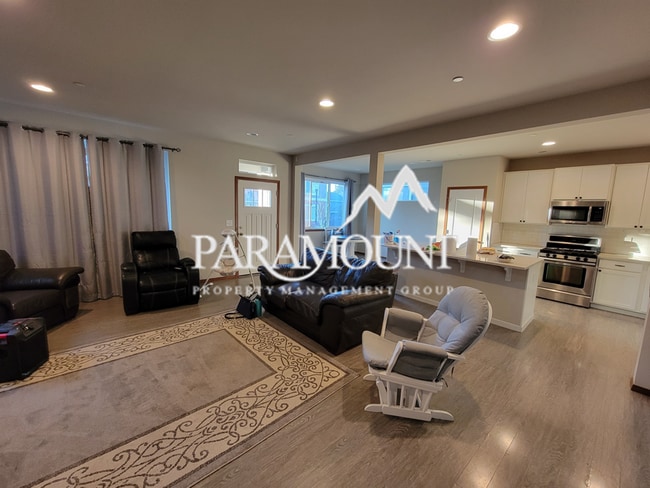 Photo - Bright and Beautiful 4 Bedroom in Bremerton!