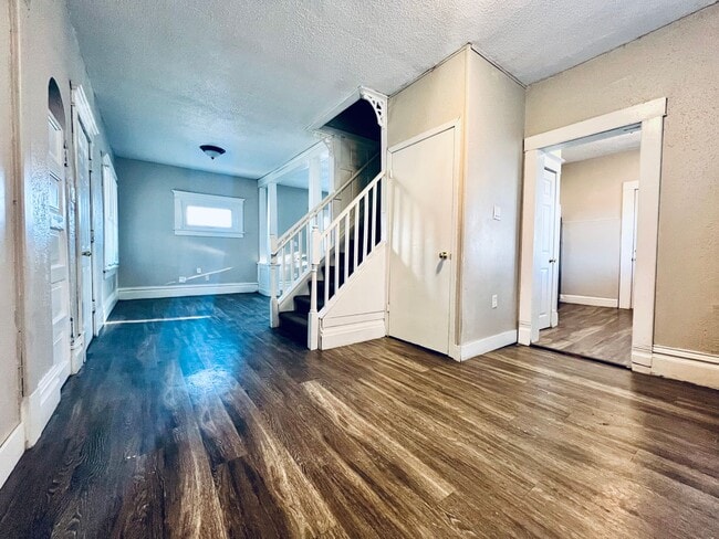 Photo - 3-Bed House in Waterloo