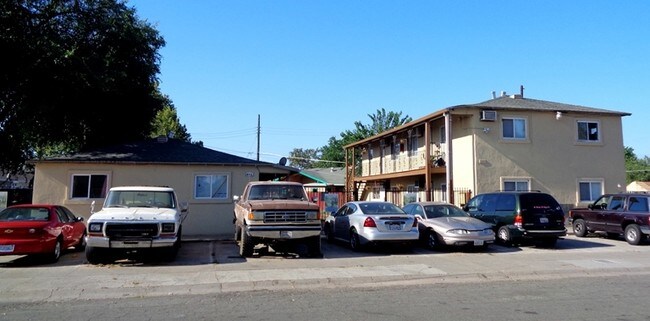 Photo - 810-820 Lampasas Ave Apartments