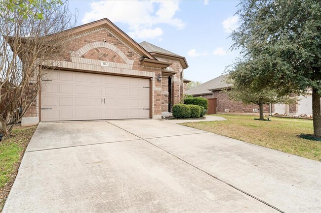 Photo - 916 Easton Dr