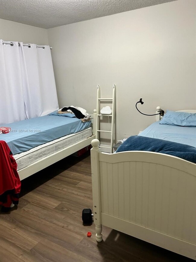 Photo - 1560 W 46th St Unit 122