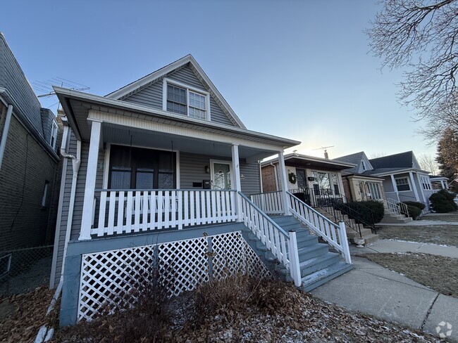 Building Photo - 4919 W Argyle St Unit 1 Rental