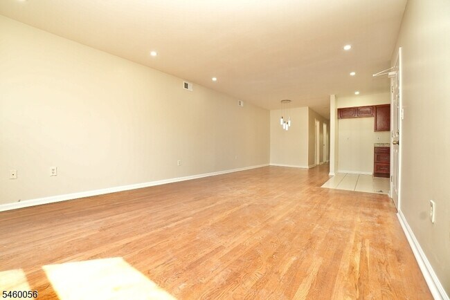 63 Seymour Ave Unit 1
