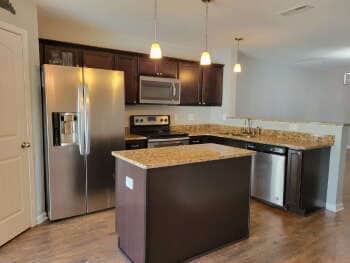 Spacious 2BR Townhome Close to Nashville & Local Amenities