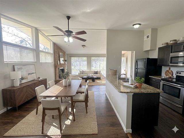 Photo - 149 Hedgerow Ln