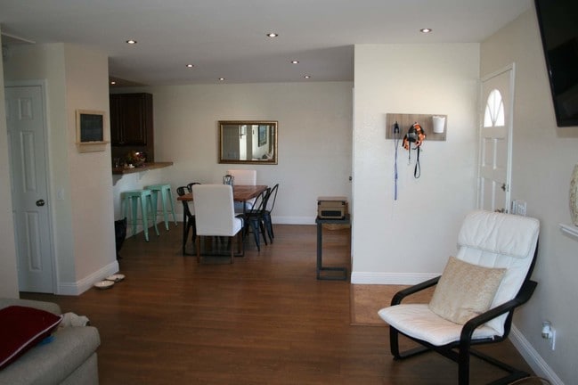 Building Photo - 33 Oxford Unit 33