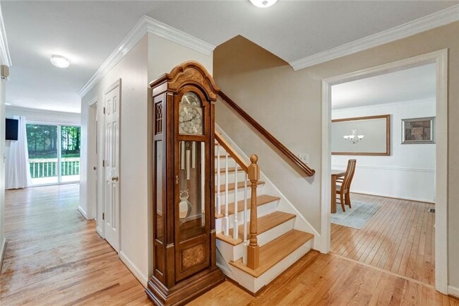 Photo - 295 Oakmere Rd