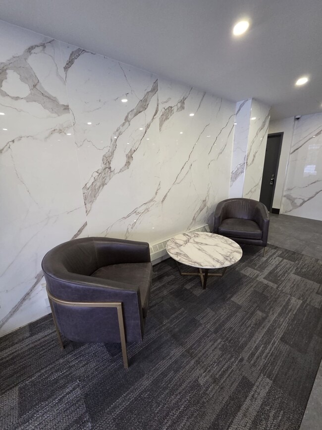 Building Photo - 15 Walmer Rd