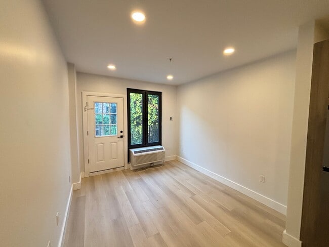 Photo - 316 Forrest St