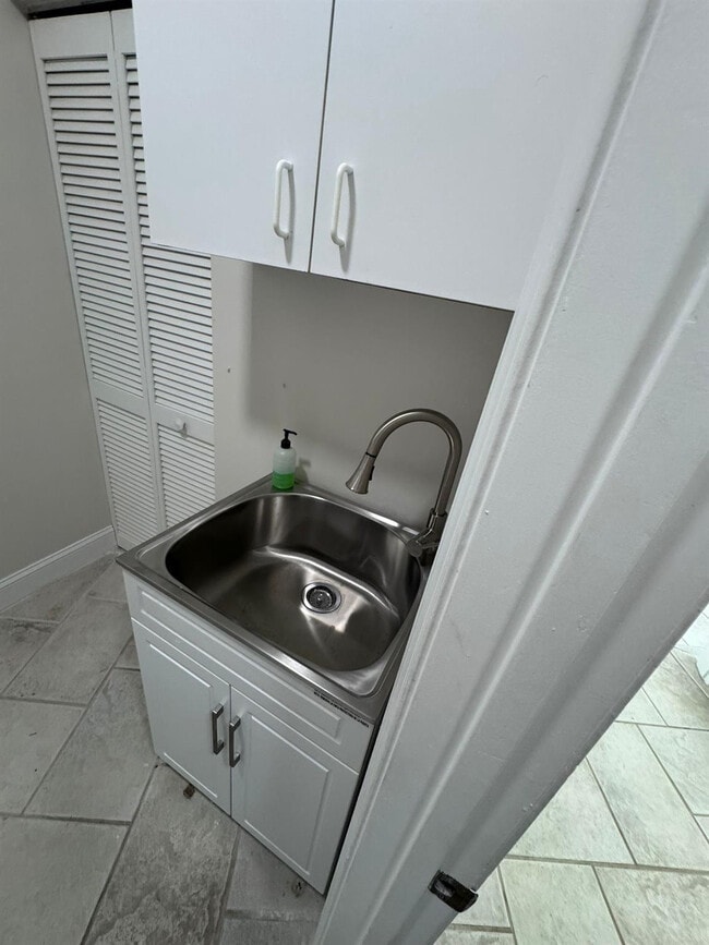 Photo - 7711 NW 29th St