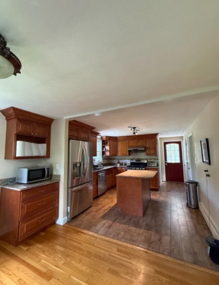 Photo - 72 Grassland St