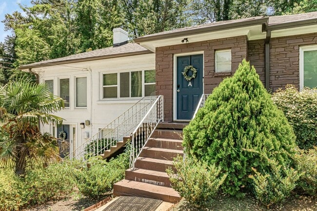 Photo - 2100 Cascade Rd