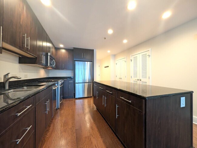 Photo - 1125 Maxwell Ln Unit 206