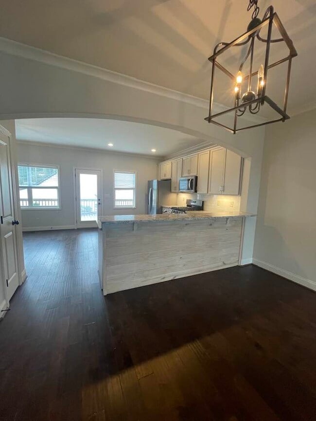 Photo - 978 Lennox Blvd