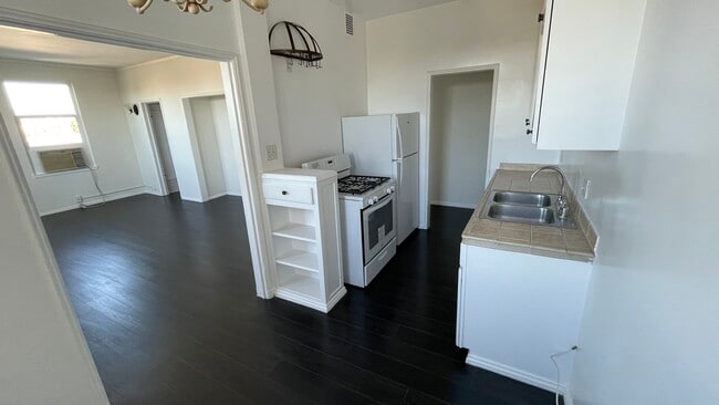 Photo - Crestwood Tower Apartments