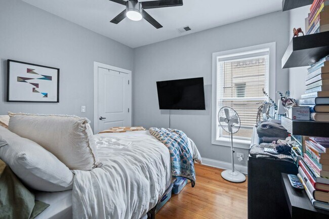 Photo - 612 W Stratford Pl Unit 2F