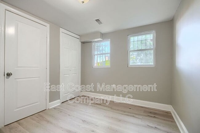 Photo - 332 S Franklintown Rd Unidad 1