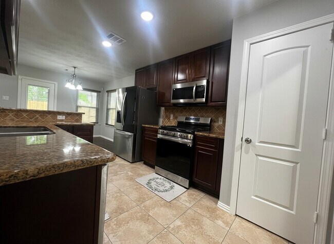 Photo - 25314 Laurel Green St