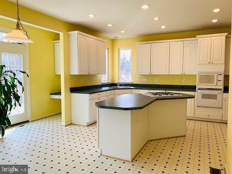 47 Montgomery Dr