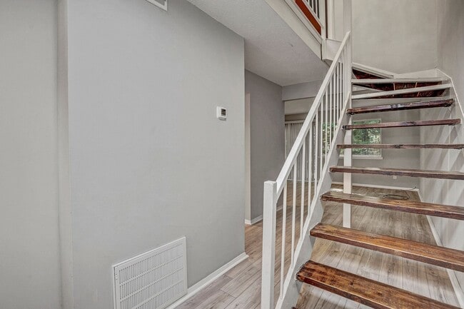 Photo - AVAILABLE NOW!! 2 Bedroom 2.5 Bathroom Townhome - Furnished! Unidad A9