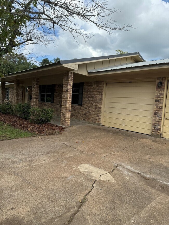 Photo - 1413 Forehand St