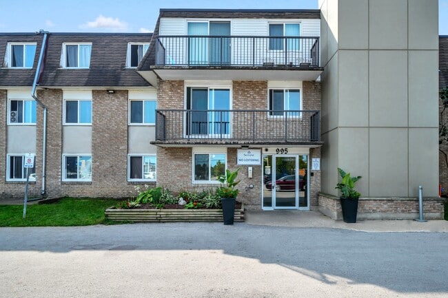 Photo - 16th Street Apartments