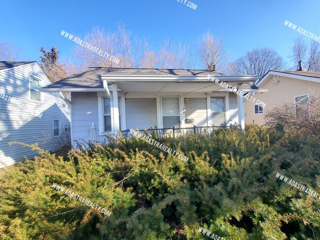 Charming 2 Bedroom Bungalow in WALDO-Avail... House - House Rental in ...