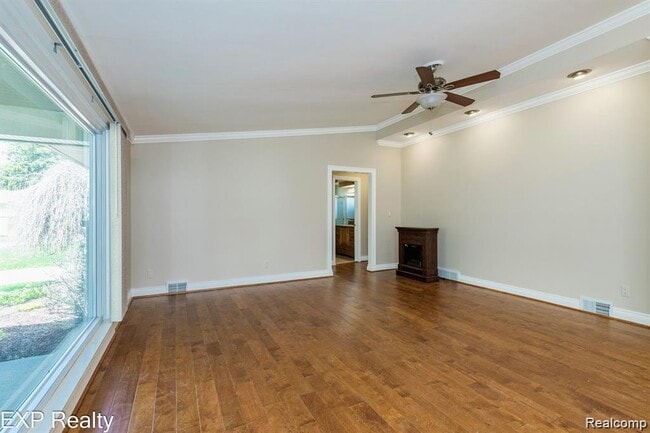 26616 Rouge River Dr