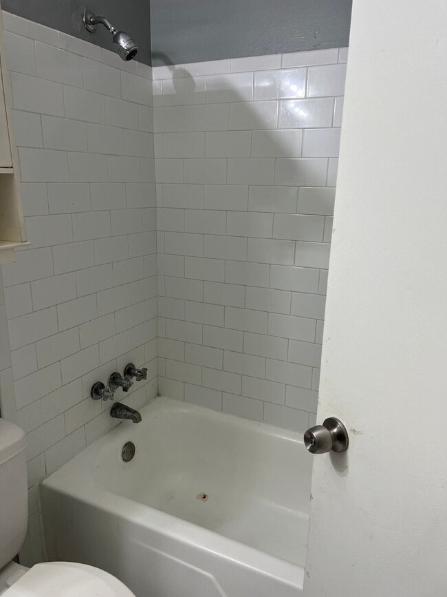 Photo - Adorable 3 bedroom 2 bath rental with full...