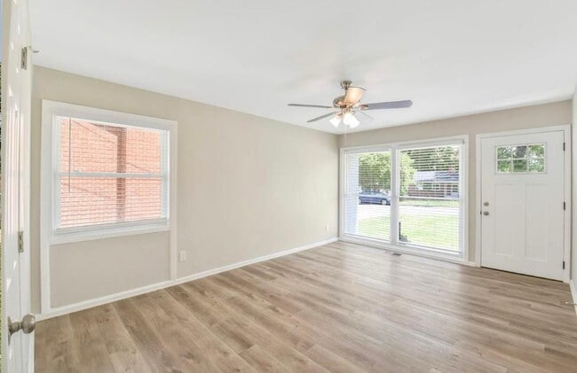 Photo - 1841 Haines St