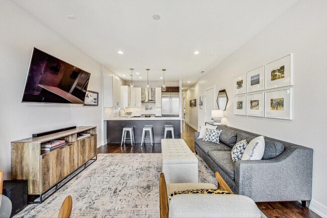 Photo - 1057 N Winchester Ave