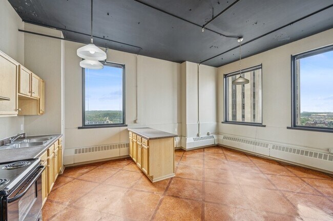Commerce Building Apartments