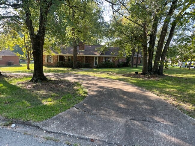 Photo - 183 Heatherwood St House