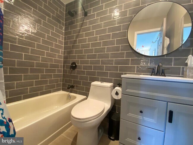 Photo - 43 Watertown Ct