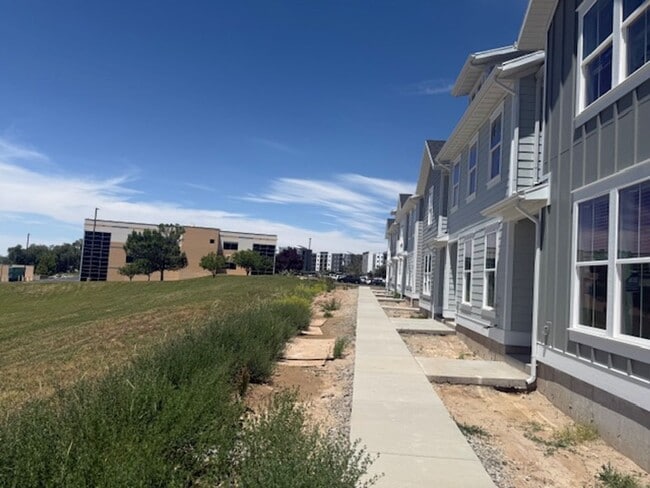Building Photo - Beautiful new construction, be there first to live here, central air, master suite and 2 car garage