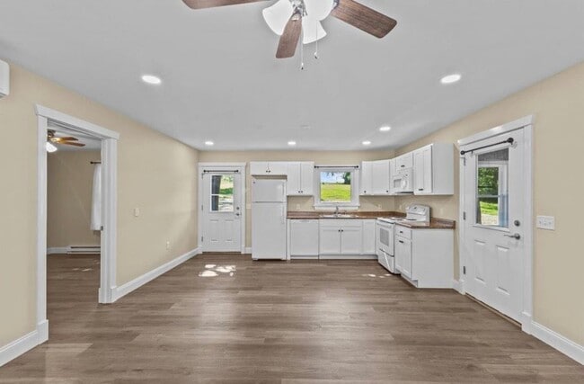 Photo - 102 E Shore Dr