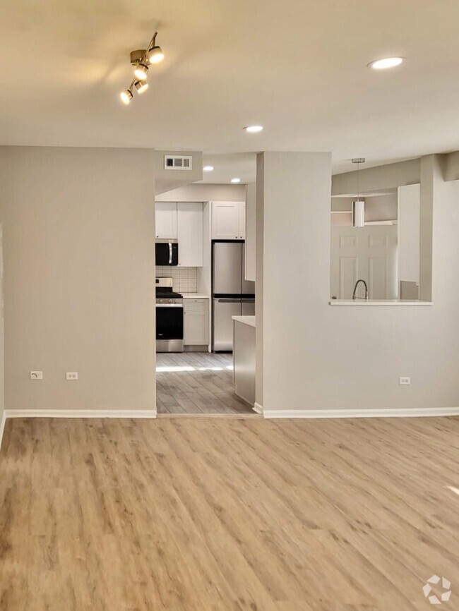 Building Photo - 5736 S King Dr Unit 5736 Rental