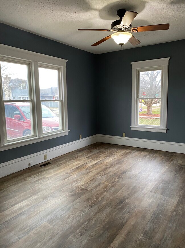 Photo - 819 Johnson St