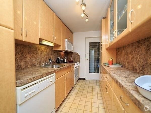 Building Photo - 14 Commonwealth Ct Unit 9 Rental