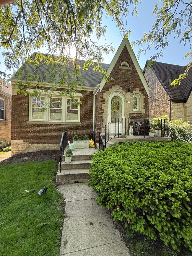 Photo - 5266 N La Crosse Ave House