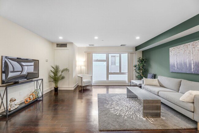 Photo - 310 Cliff Ln Unit 3C