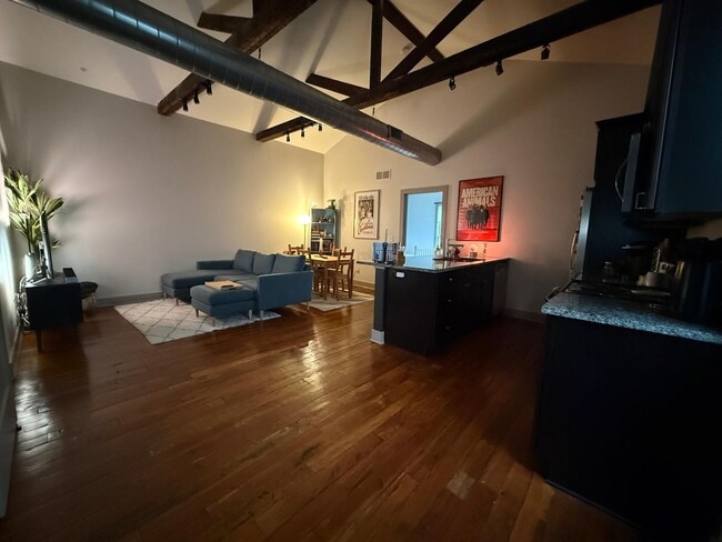 Building Photo - 1736 Frankfort Ave Unit 2