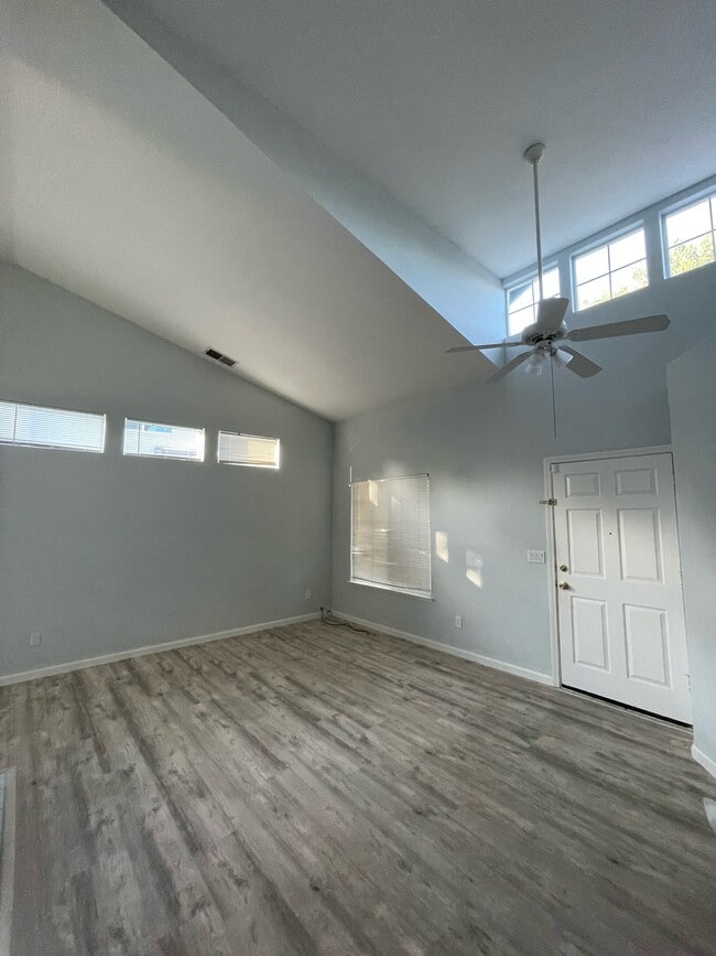 Living Room - 9428 Plainoak Way House