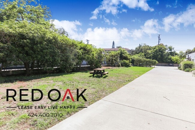 Photo - 2437 S Centinela Ave Unidad 2