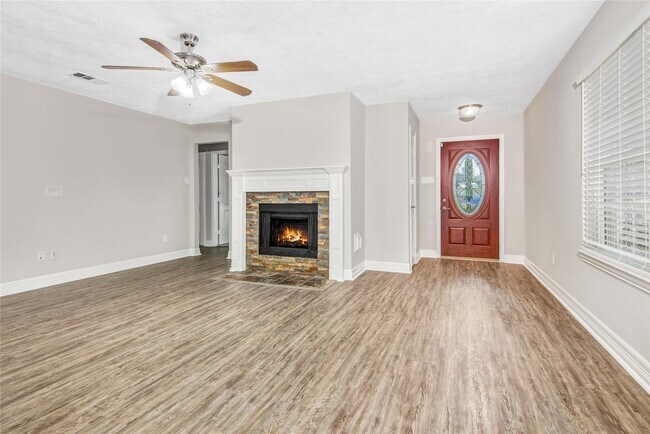 Photo - 2611 Desert Sage Dr