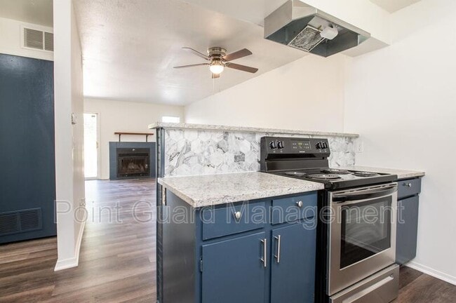 Photo - 5490 S Gold St