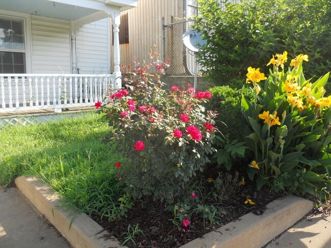 Photo - 903 Grove St