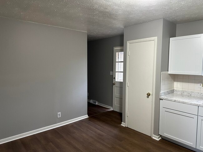 Photo - 1186 Merewood Dr